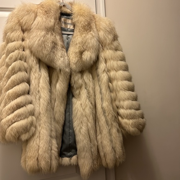 Fox Fur - Picture 4 of 4